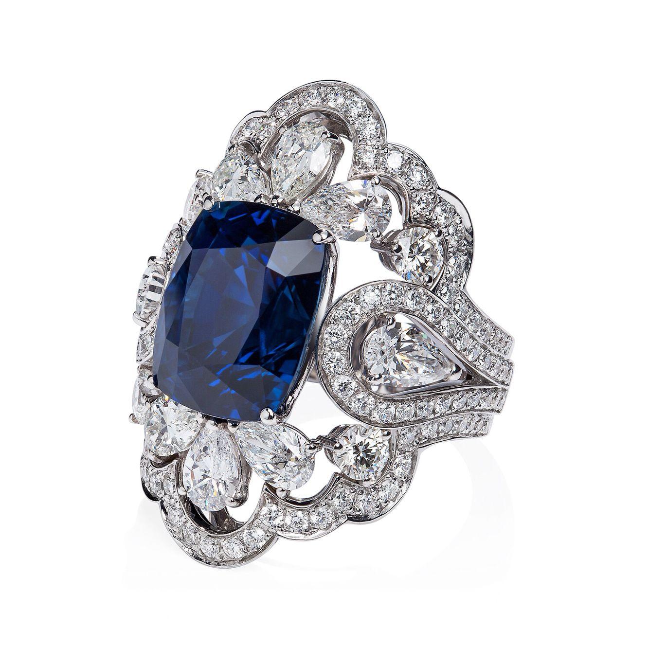 Blue or Green Gemstones With Diamonds? The Colour Choice That Changes Everything