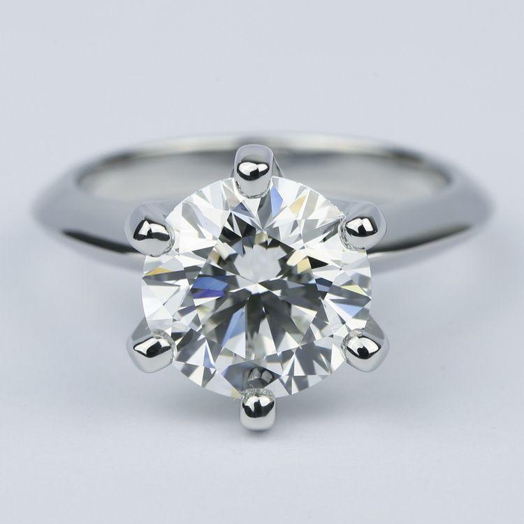 What Wedding Band Goes Best with an Oval Engagement Ring?