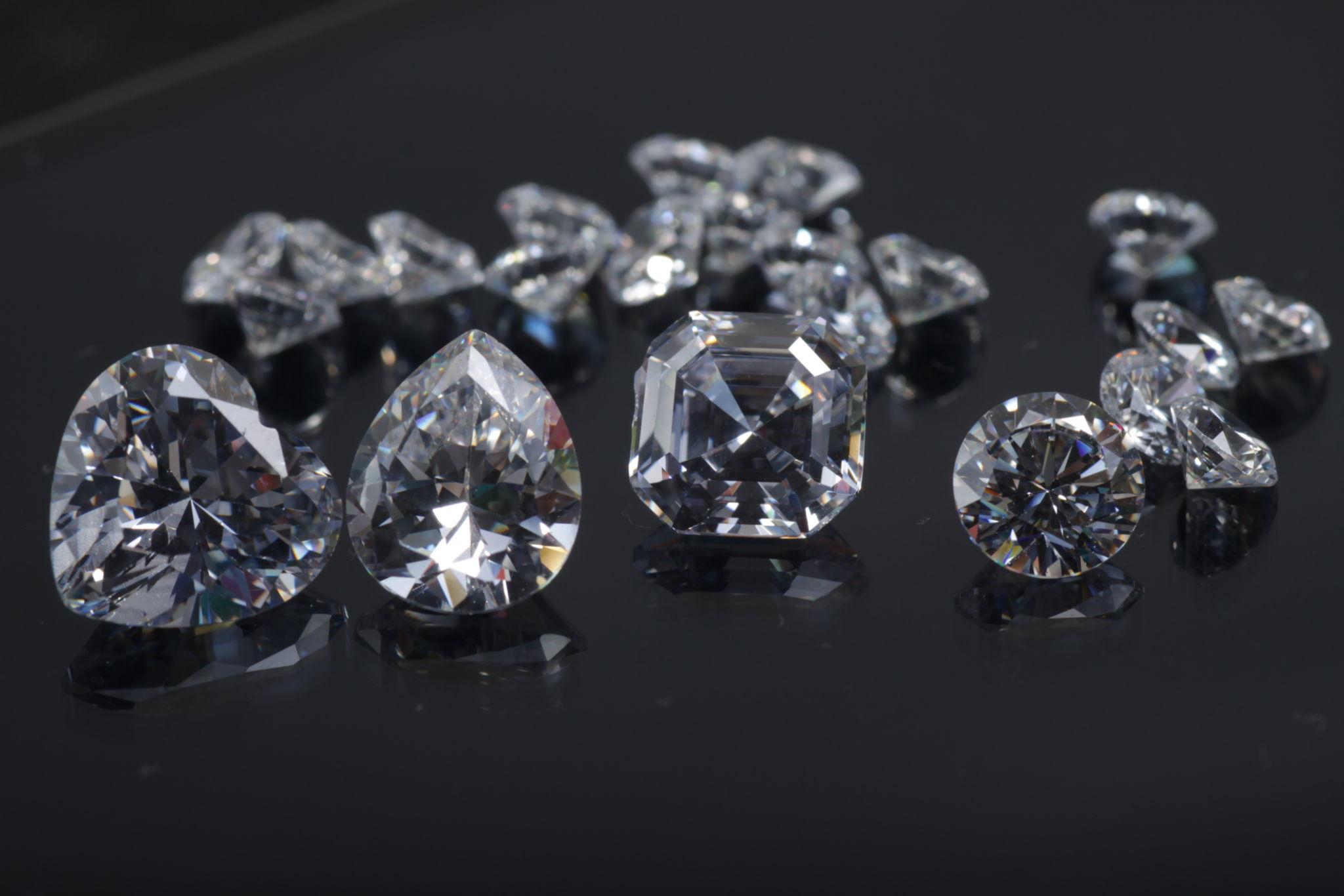 CZ vs Diamond — What’s the Difference and Which Should You Choose?