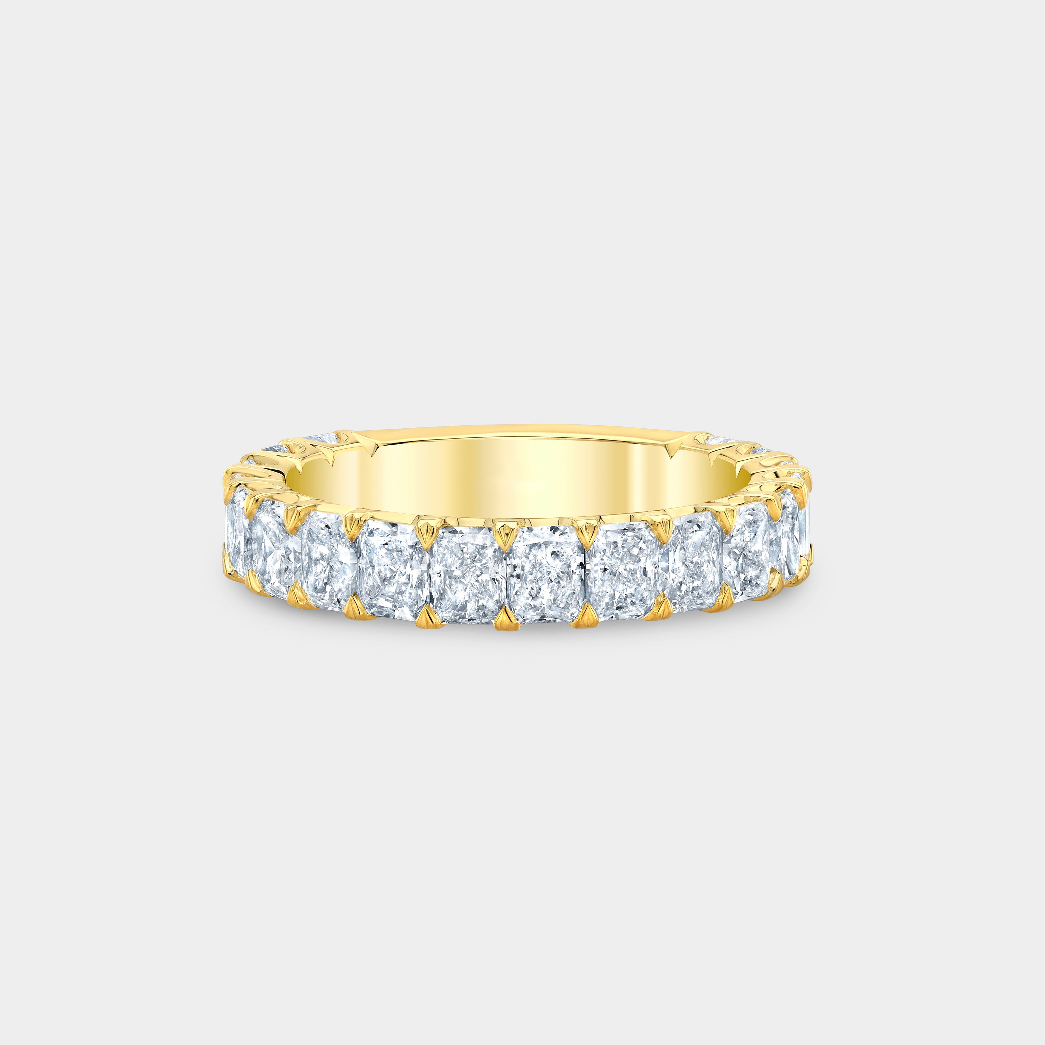 2.75ct Radiant Diamond Yellow Gold Wedding Band in 18k Yellow Gold