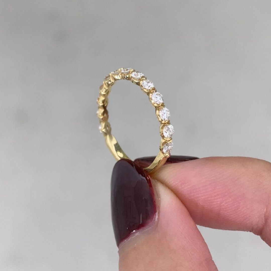 0.50ct Natural Round Diamond 2.20mm Shared Prong Yellow Gold Wedding Band in 14k yellow gold