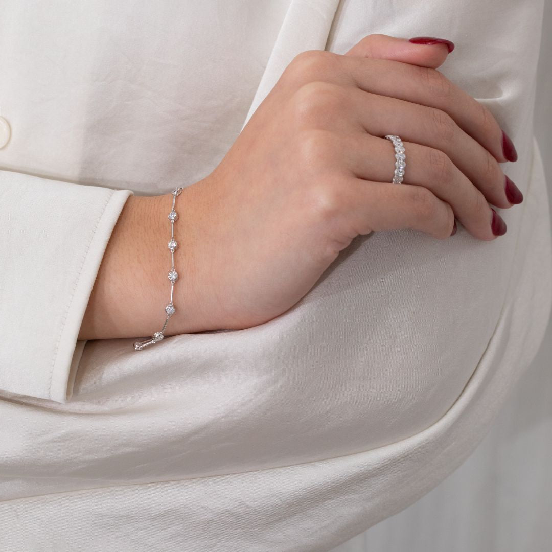 1ct Dainty Floating Lab Diamond Bezel Set Bracelet in 18k white gold