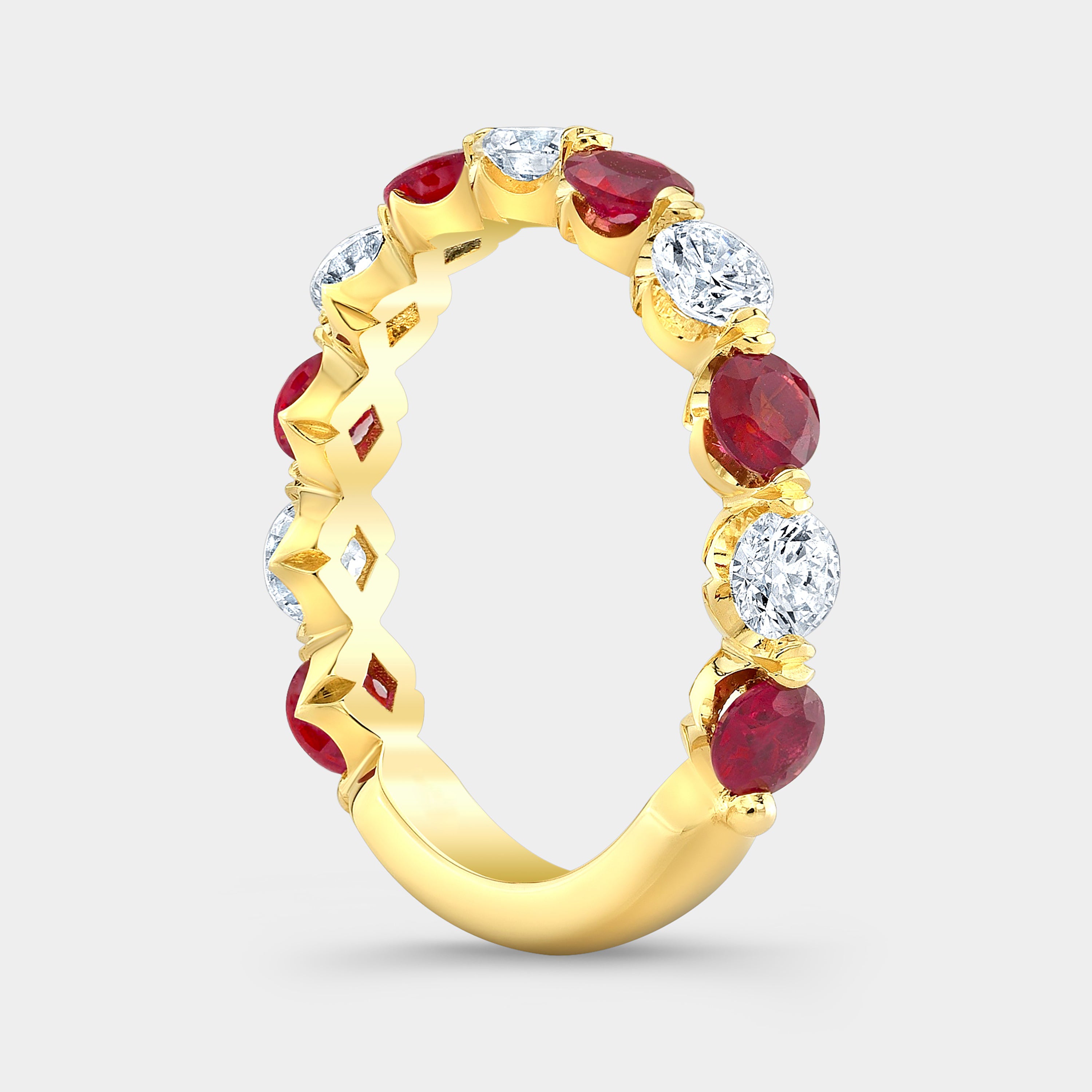 1.50ct Round Diamond Ruby Single Shared Prong Yellow Gold Wedding Band in 18K Yellow Gold