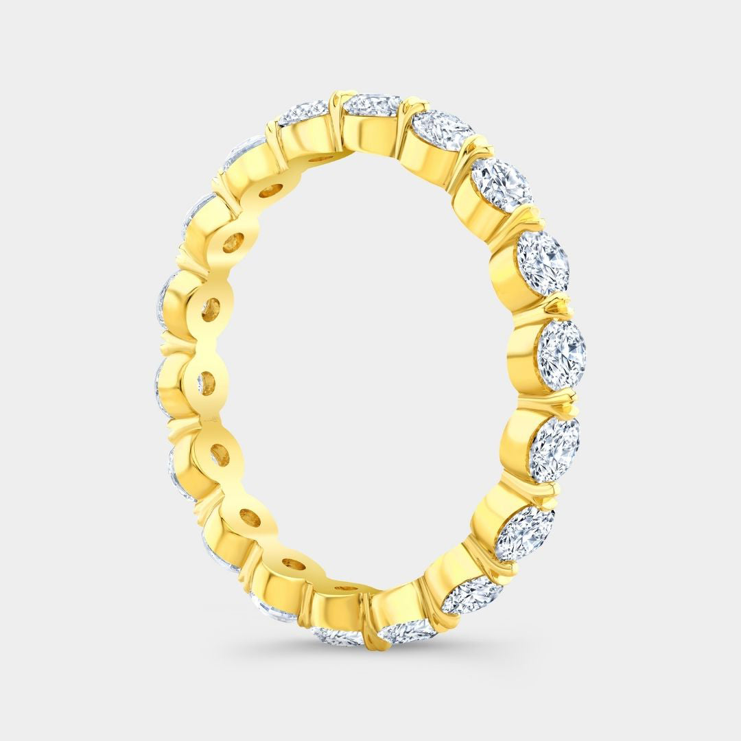 1.50ct Round Diamond Floating Diana Single Prong Yellow Gold 2.80mm Wedding Band in 18k yellow gold