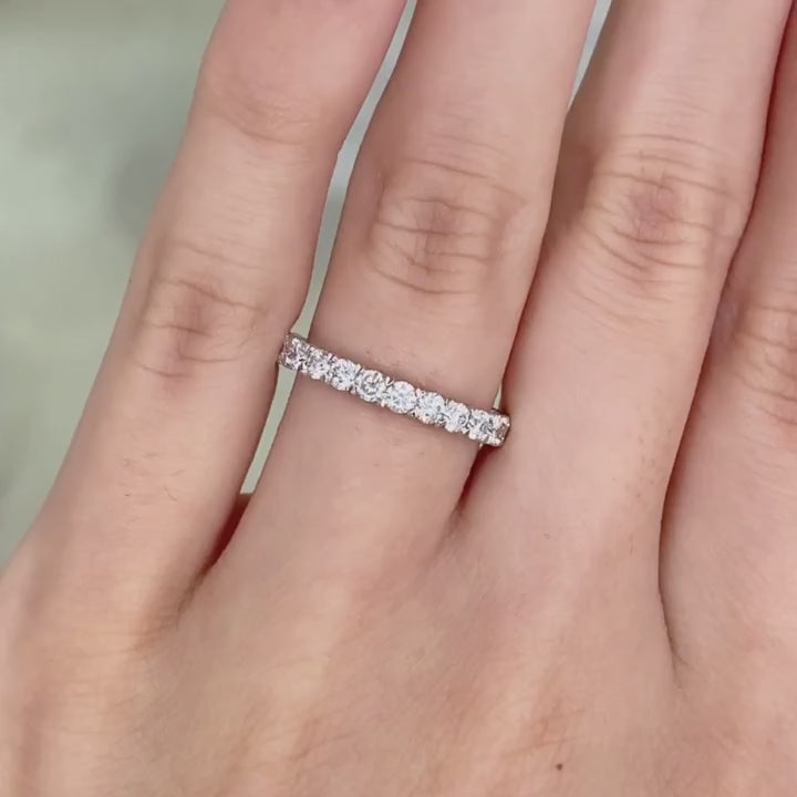 1.25ct Victoria 0.10ct Each 1.25ct Round Cut Diamond Wedding Band in Platinum